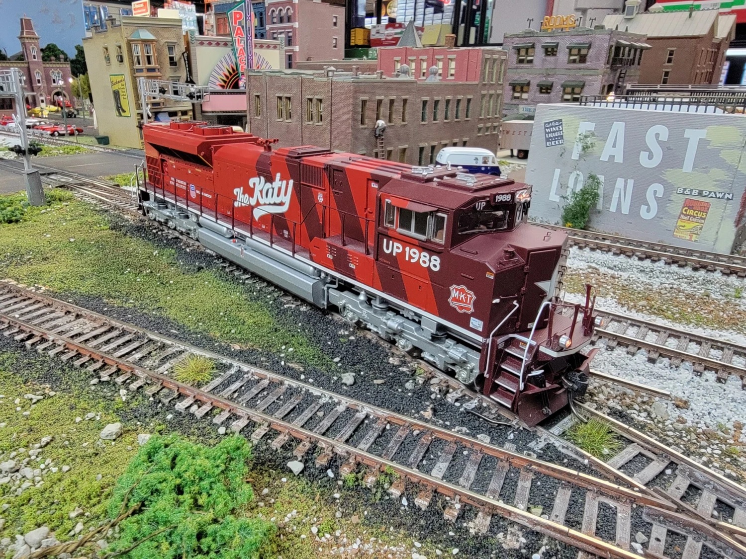 Athearn Genesis G68537 HO Scale SD70ACe Union Pacific UP/MKT Heritage 1988 DCC - USED 4 Athearn Genesis G68537 HO Scale SD70ACe Union Pacific UP/MKT Heritage 1988 DCC - USED - Image 2