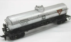 Athearn 1571 HO Scale Single Dome Tank Car (Blue Box Kit) Conoco CONX 617 - NOS